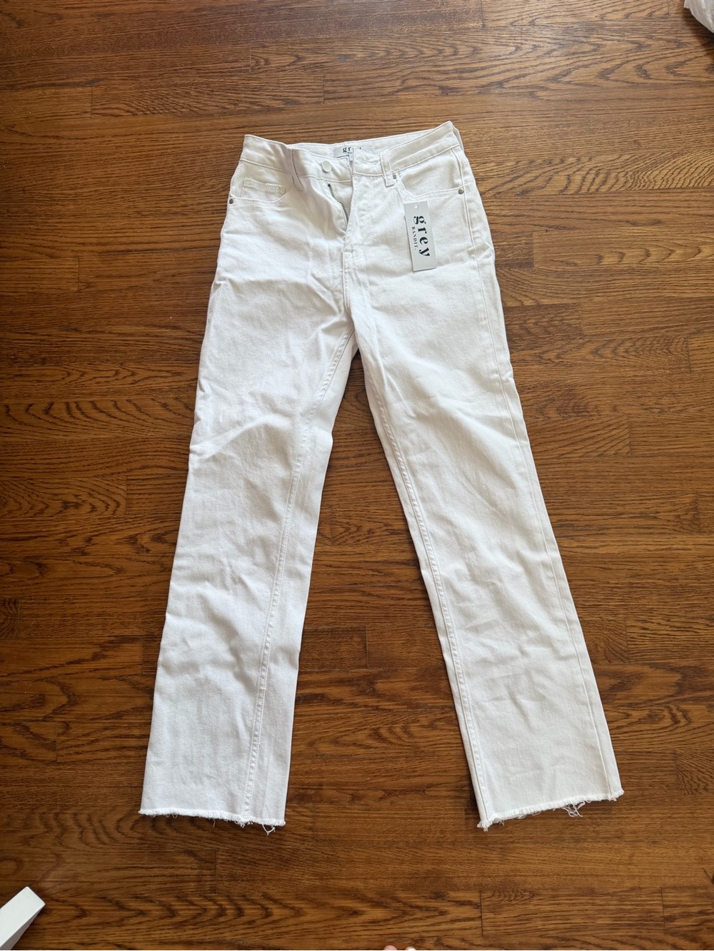 Grey bandit White Straight-Leg Women’s Jeans, size 25 with tags